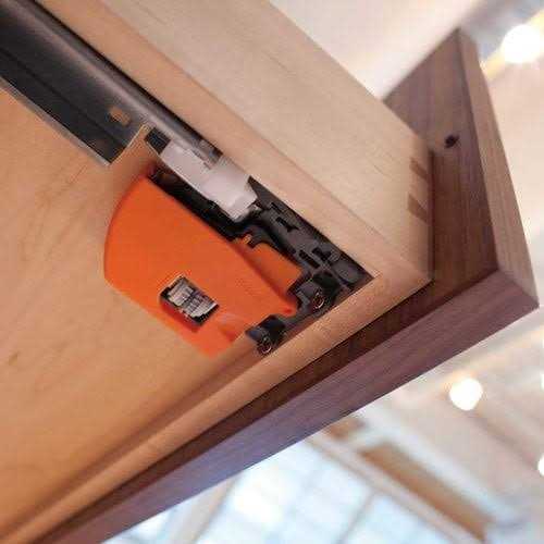 Blum T51.1901 L TANDEM Left Handed Standard Locking Device for 563/569 Drawer Slides - Image 3
