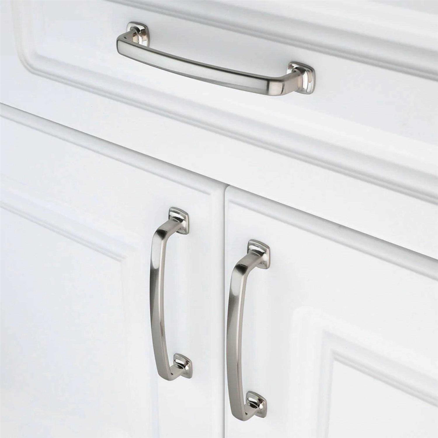 Diversa Brushed Trinity 5 Cabinet Drawer Pull - Image 4