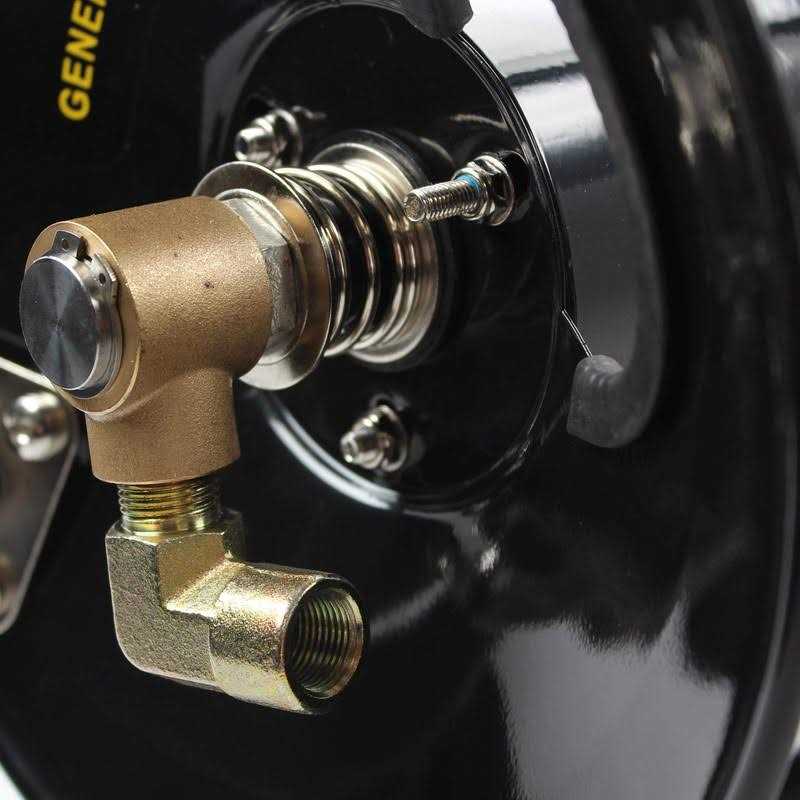 General Pump D30002 3/8 x 100' Steel Hose Reel with Swivel Arm and Mounting Bracket - Image 4