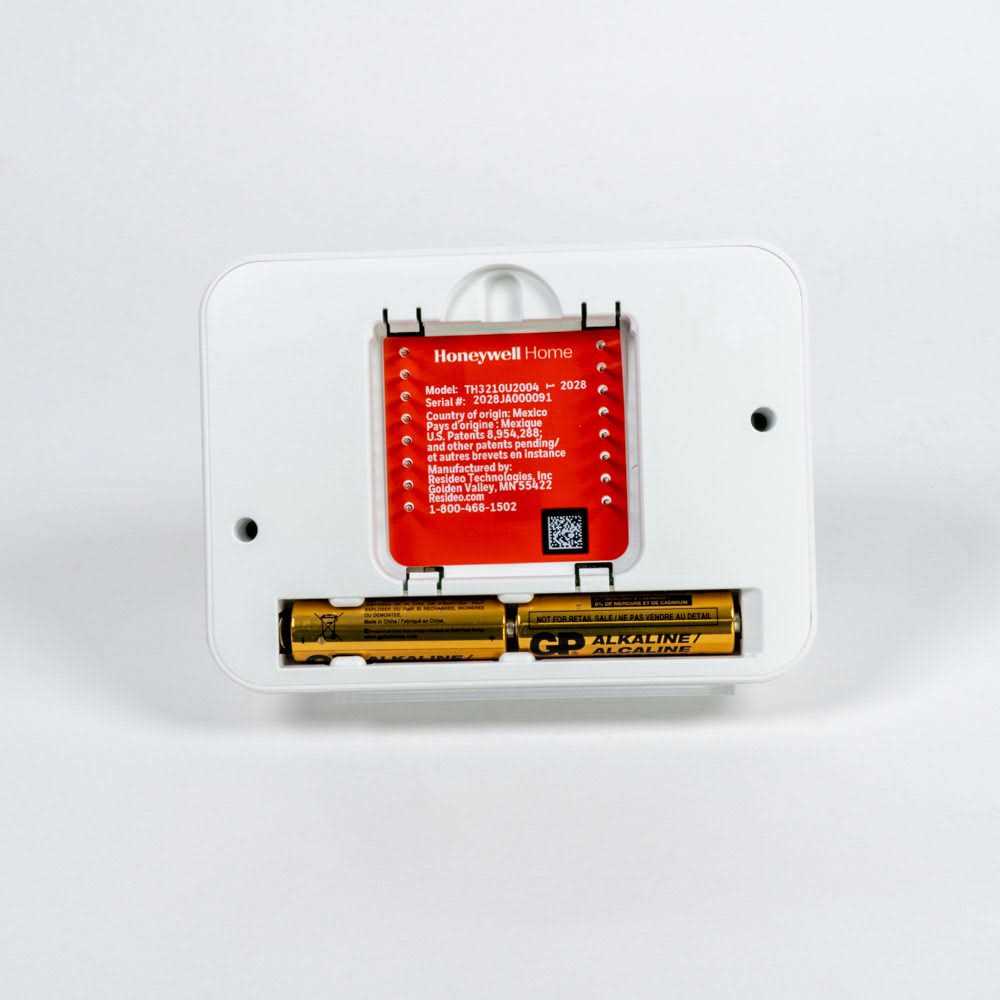 Honeywell T3 Pro TH3110U2008 Non-Programmable Thermostat - Image 3