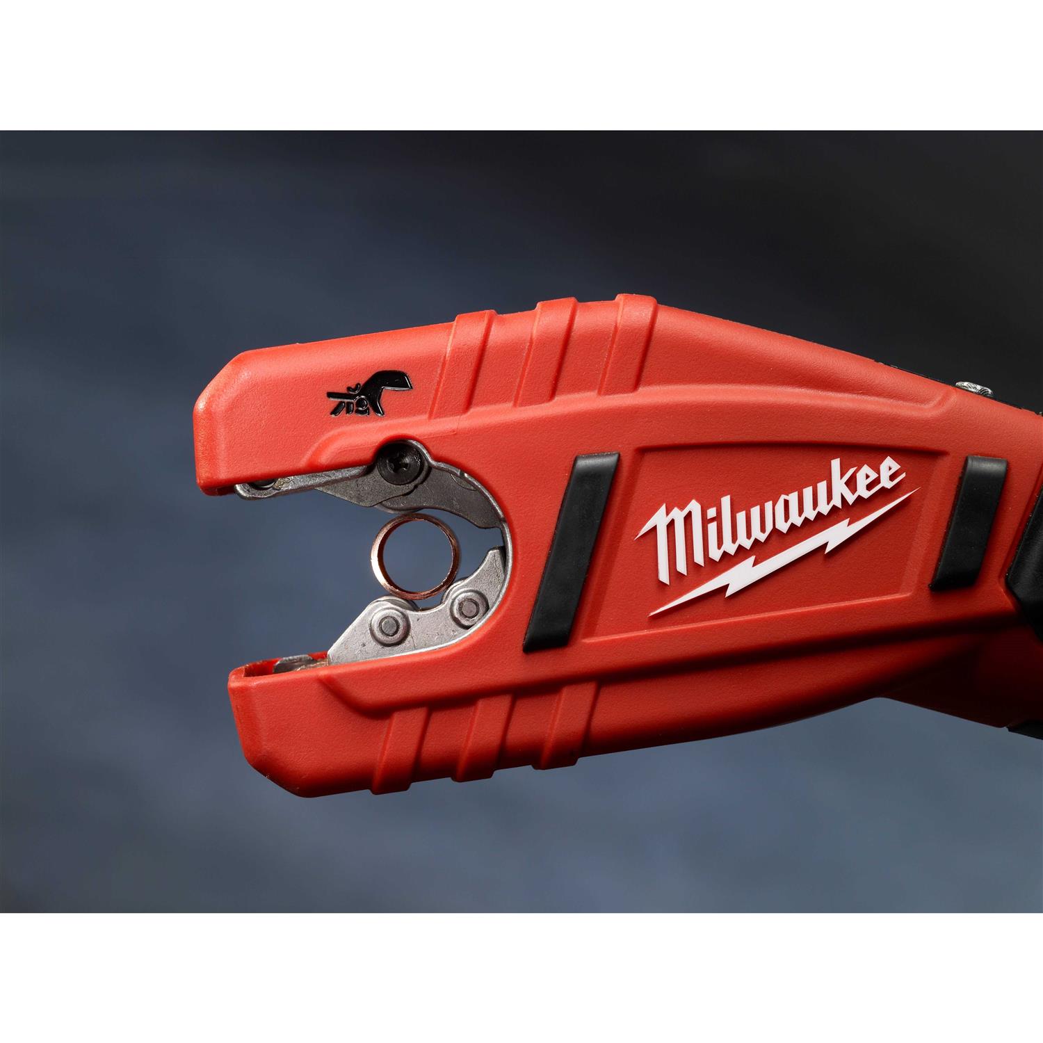 Milwaukee M12 Cordless Copper Tubing Cutter 2471 - Image 5