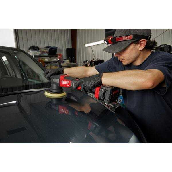 Milwaukee M18 FUEL 18-Volt Lithium-Ion Brushless Cordless 15 mm DA Polisher with 6.0 Ah High Output Battery - Image 3