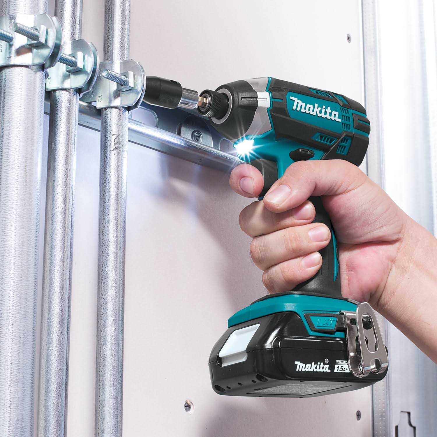 Makita 18V LXT Lithium-Ion Compact 2-Piece Combo Kit CT225SYX - Image 3