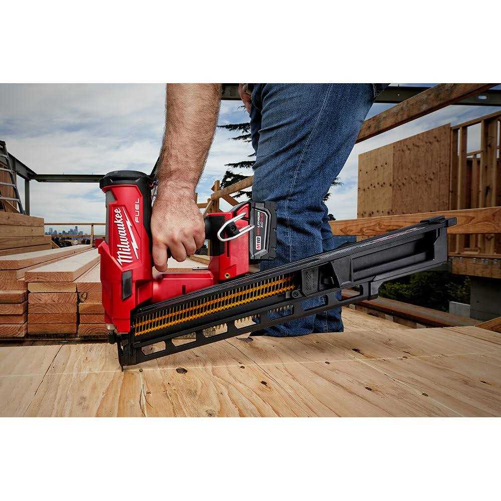 Milwaukee 48-08-2744 M18 FUEL 21 Degree Framing Nailer Extended Capacity Magazine - Image 3