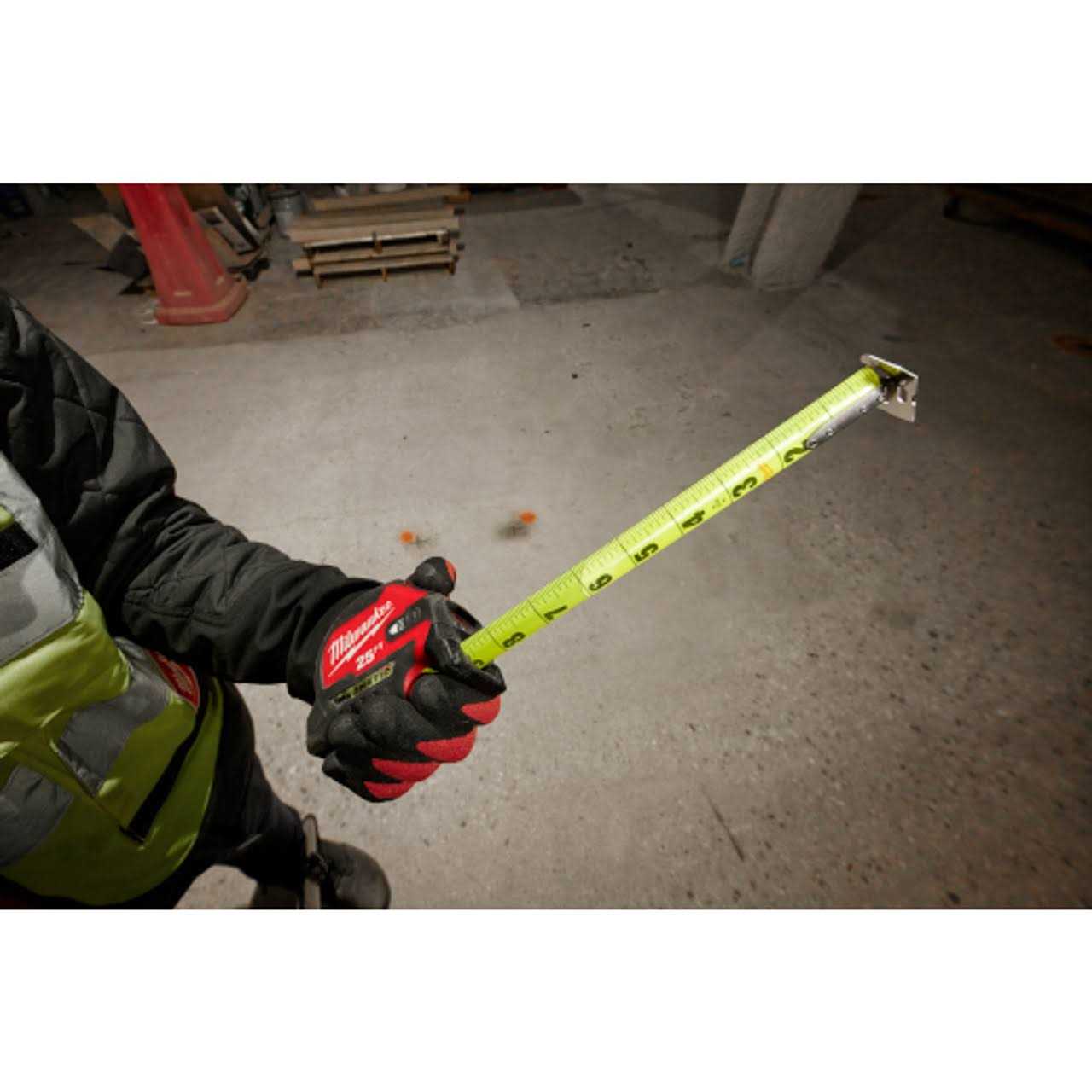 Milwaukee 25ft Compact Wide Blade Magnetic Tape Measure w/ Rechargeable 100L Light 48-22-0428 - Image 4