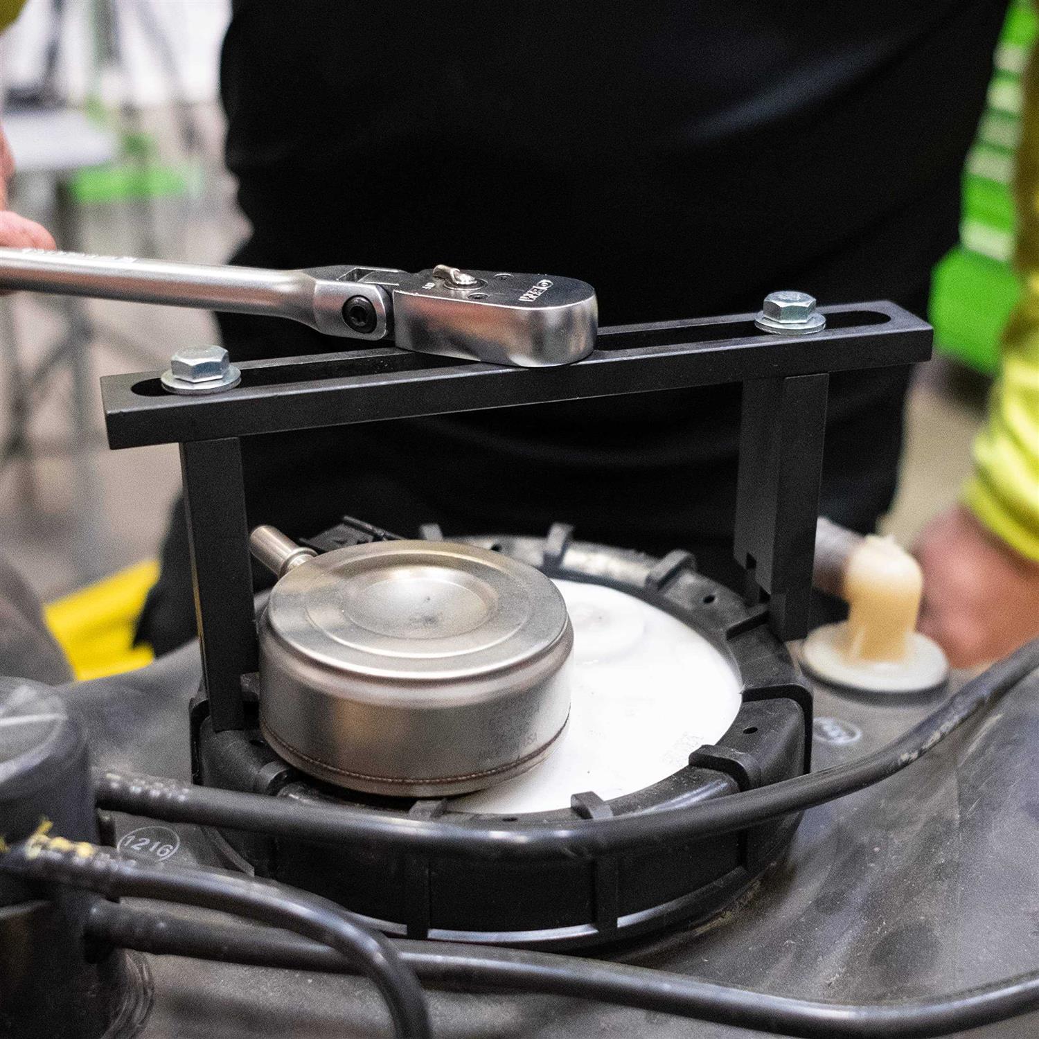 OEM Tools 25156 Fuel Pump Module Spanner Wrench - Image 5