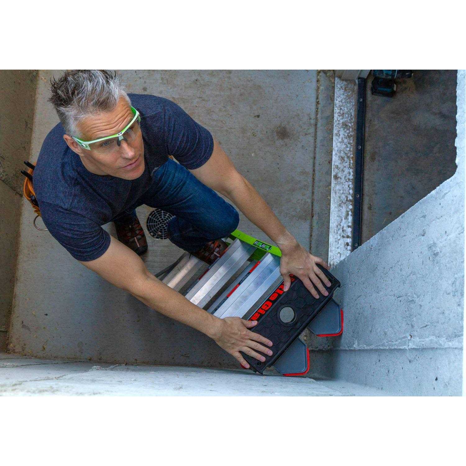 Little Giant 13470-001 King Kombo Pro Fiberglass Ladder IAA - Image 3