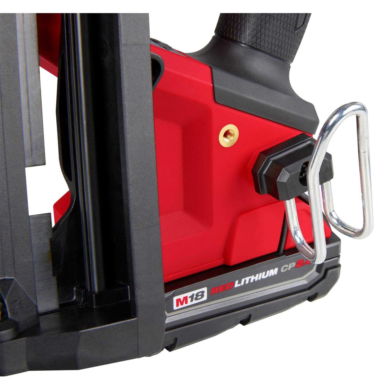 Milwaukee 2841-21CT M18 FUEL 16 Gauge Angled Finish Nailer Kit - Image 3