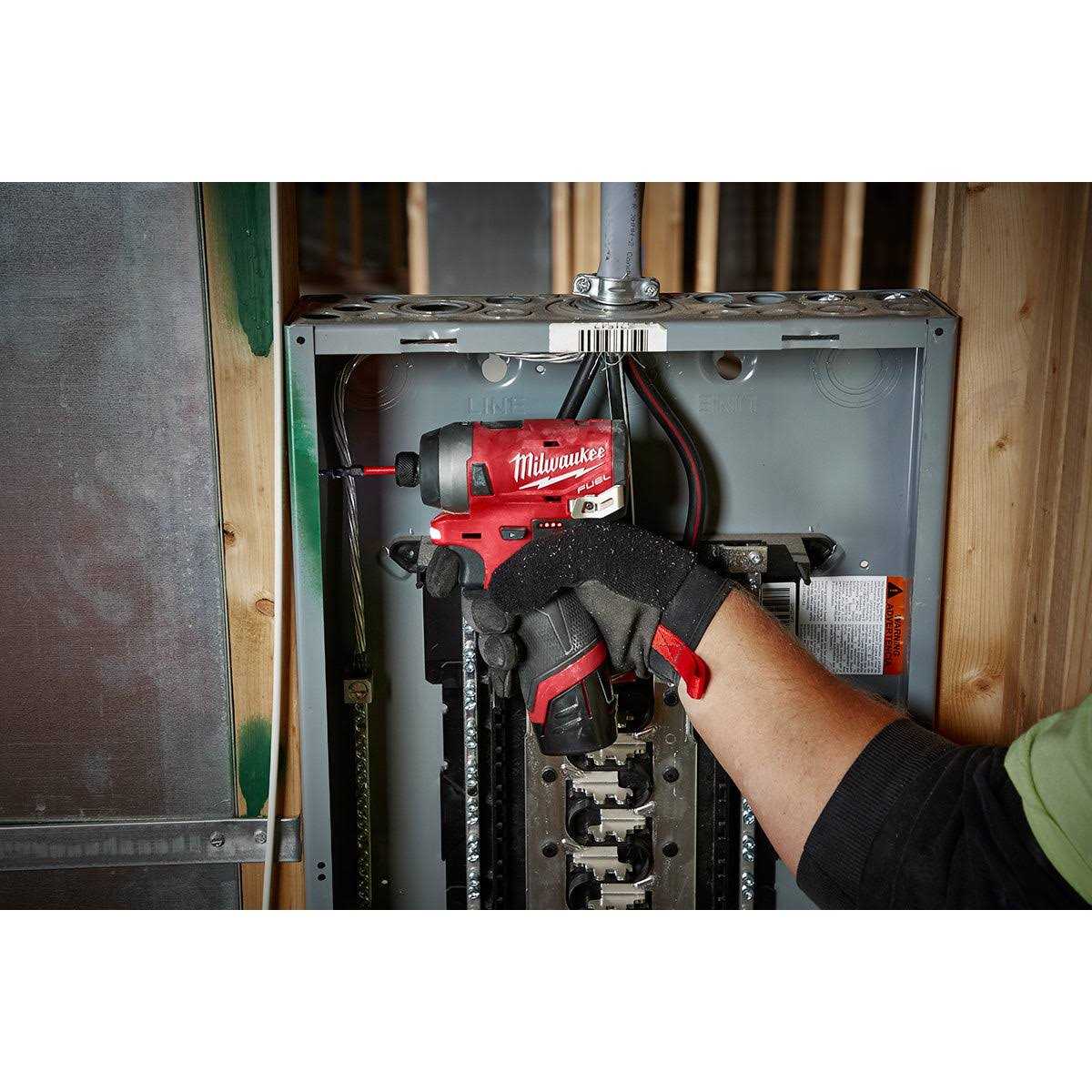 Milwaukee M12 FUEL 1/4 Hex Impact Driver - Image 5