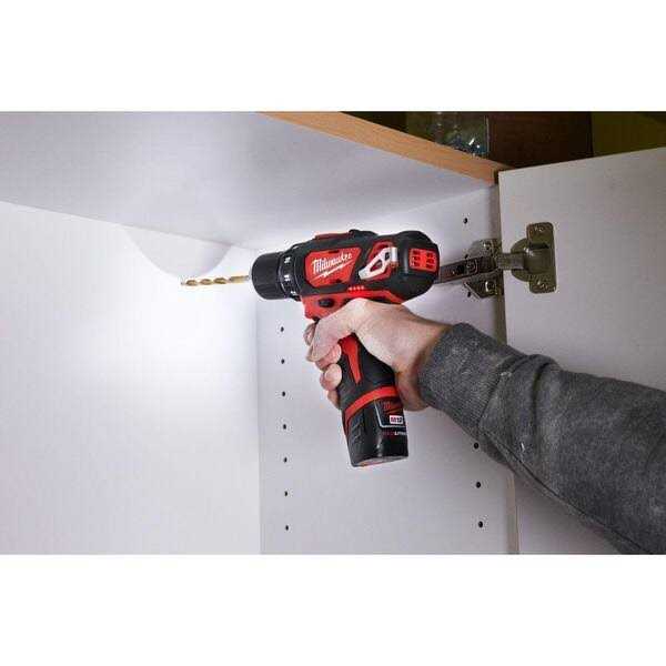 Milwaukee M12 12-Volt Lithium-Ion Cordless 2-Tool Combo Kit - Image 3