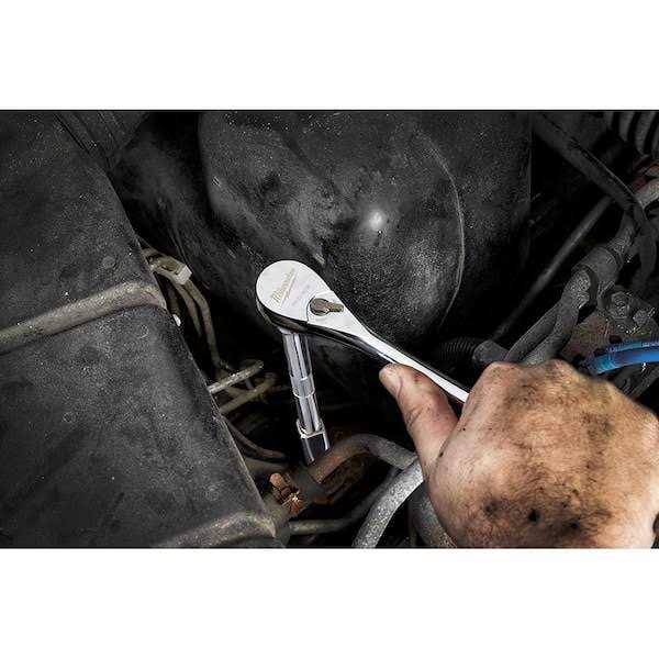 Milwaukee 3/8 in. and 1/4 in. Drive SAE/Metric Ratchet/Socket Mechanics Tool Set - Image 3