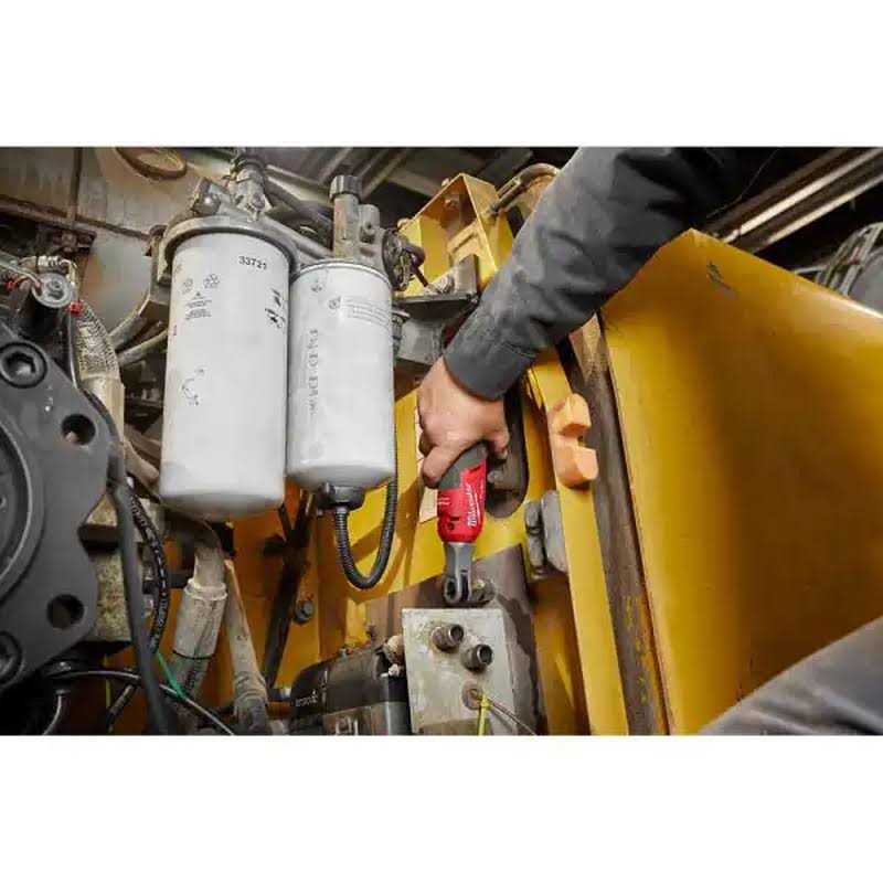 Milwaukee M12 FUEL 12V Lithium-Ion Brushless Cordless High Speed 1/4 in. Ratchet with 1/4 in. and 3/8 in. Rubber Boot - Image 3