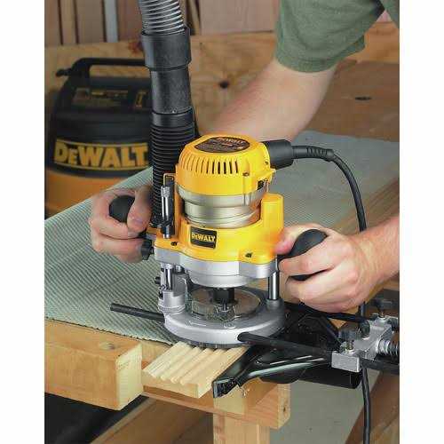 Dewalt 2-1/4 HP Three Base Router Kit DW618B3 - Image 5
