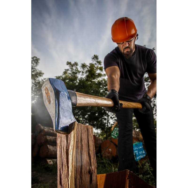 Estwing Splitting Maul with Hickory Wood Handle - Image 2
