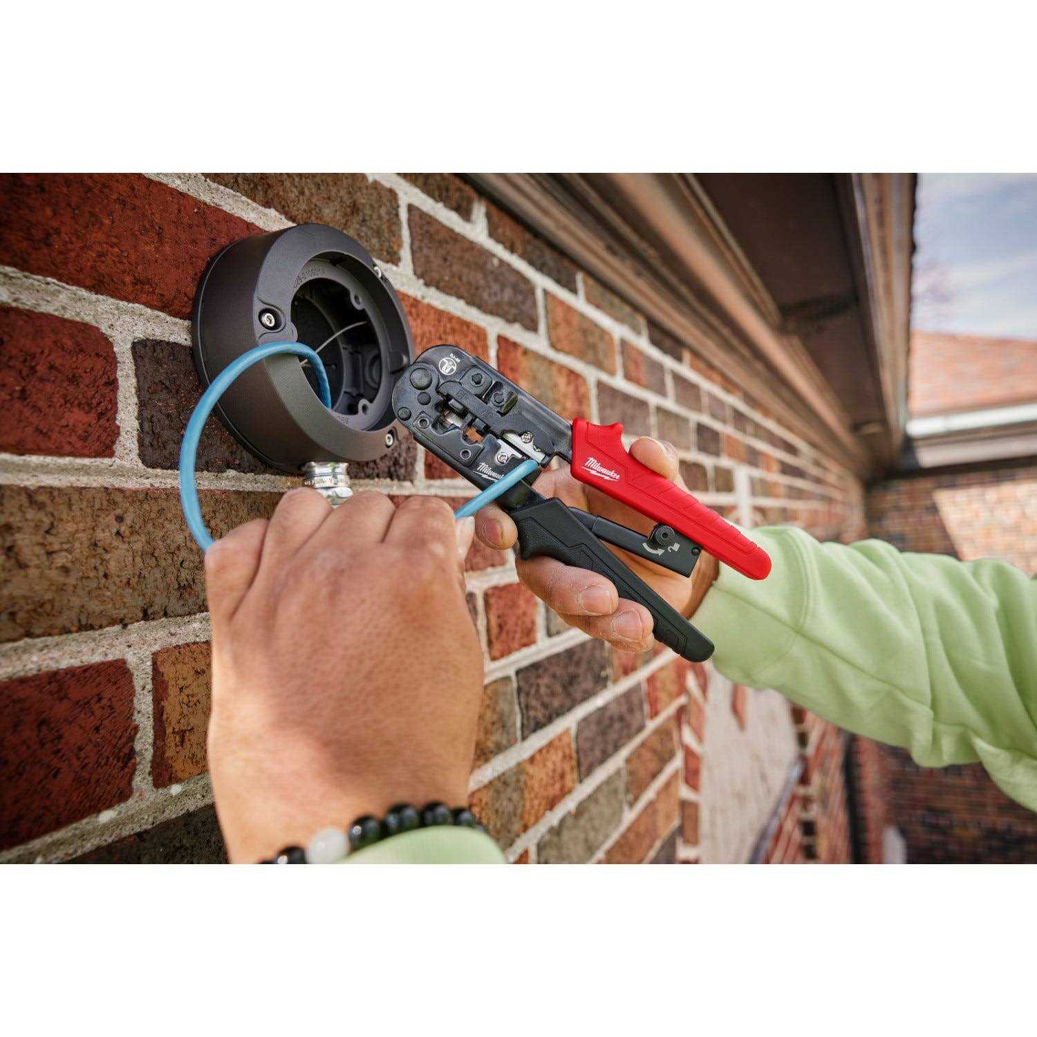 Milwaukee 48-22-3074 Ratcheting Pass-Through Crimper & Stripper - Image 3