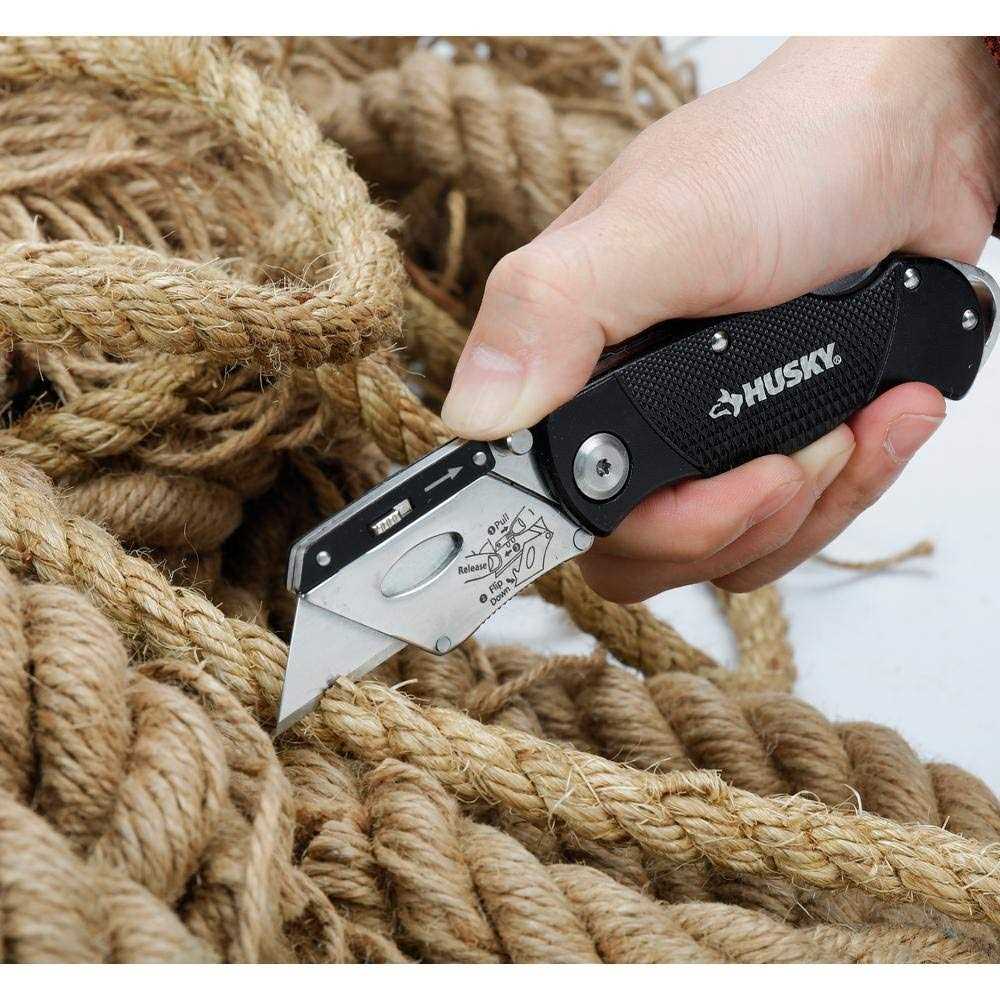 Husky 21113 Folding Sure-Grip Lock Back Utility Knife w/ 10 Disposable Blades Included - Image 3