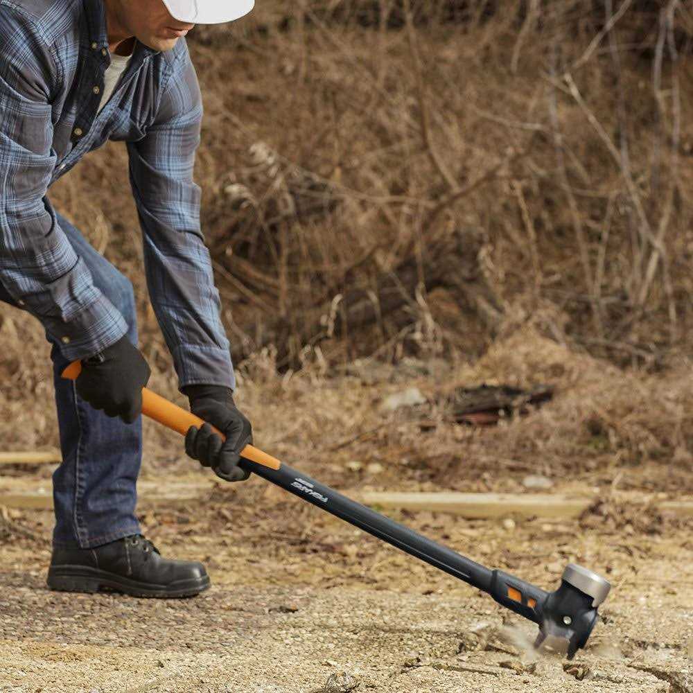 Fiskars IsoCore 10 lb Sledge Hammer - Image 2