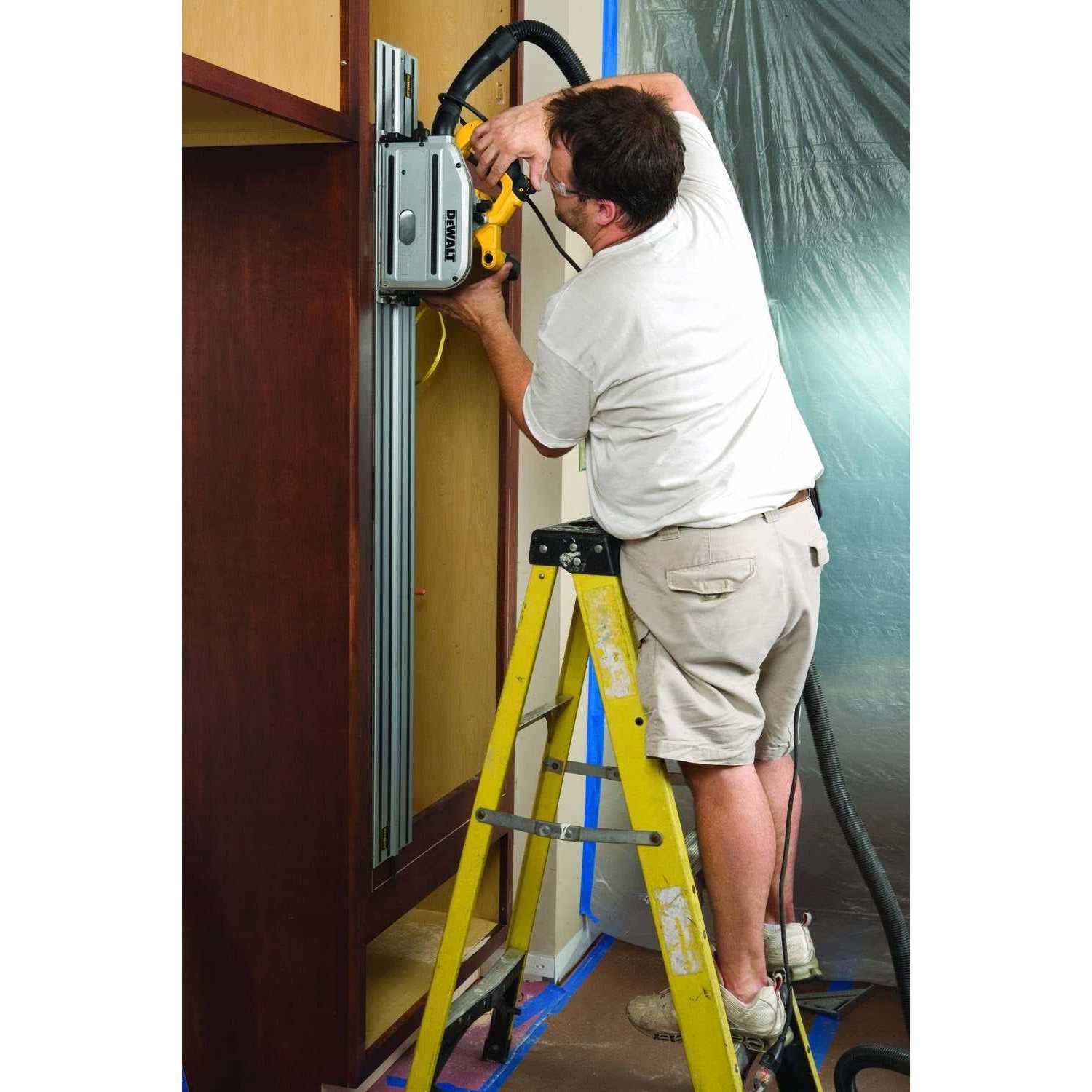 DeWalt 6-12 TrackSaw Kit with 59 Track DWS520SK - Image 3