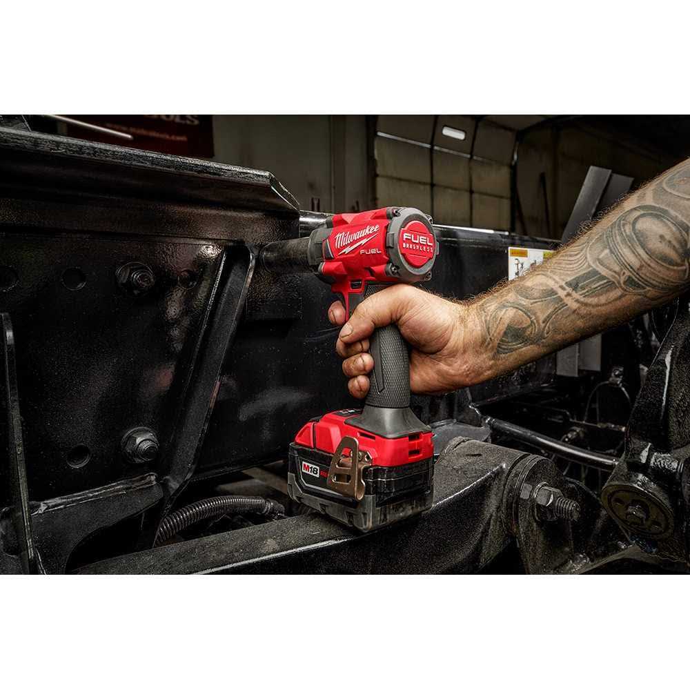 Milwaukee M18 FUEL 3/8 Impact Wrench with Friction Tool Reconditioned 2854-80 - Image 3