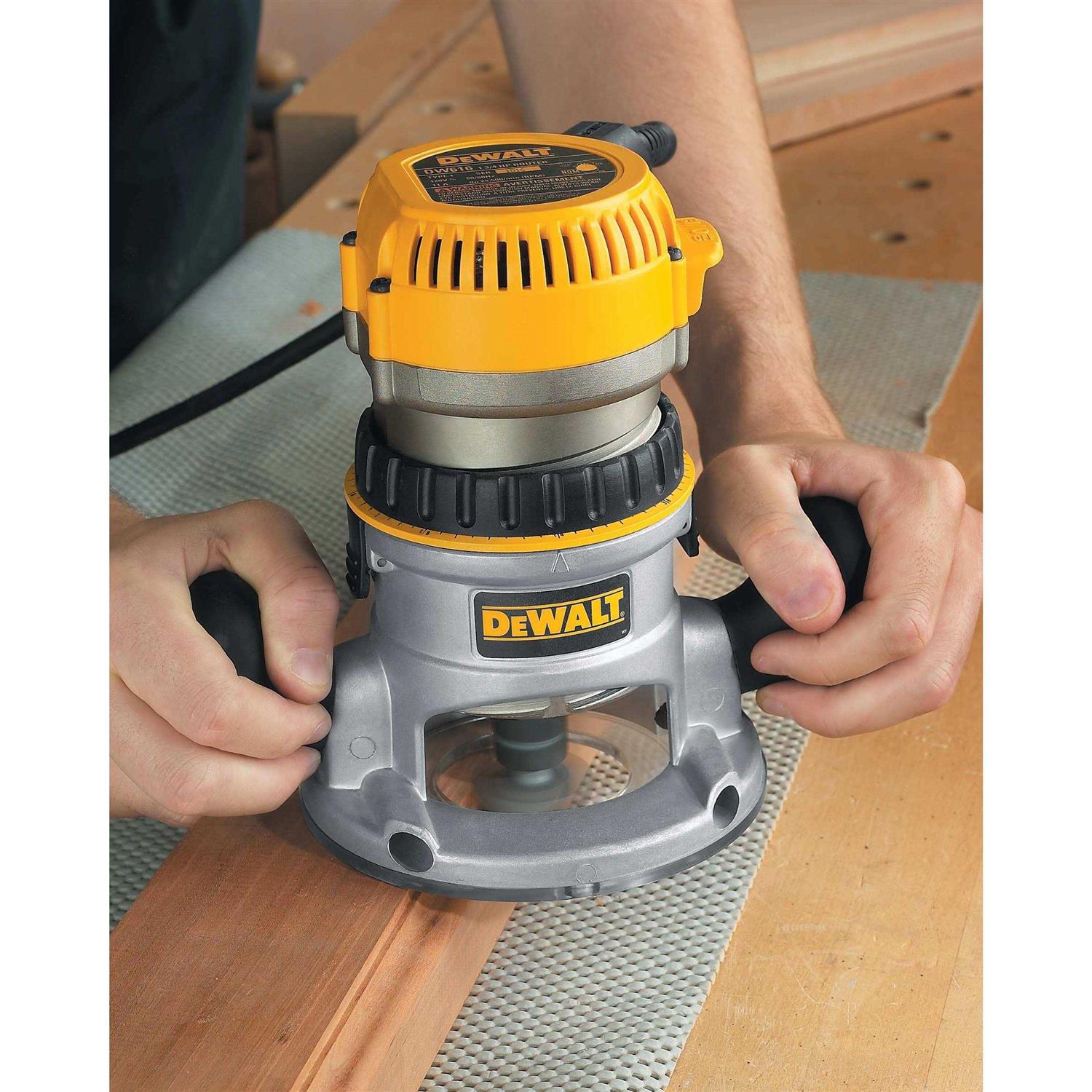 DeWalt 1-3/4 HP Fixed Base Router Kit DW616K - Image 4