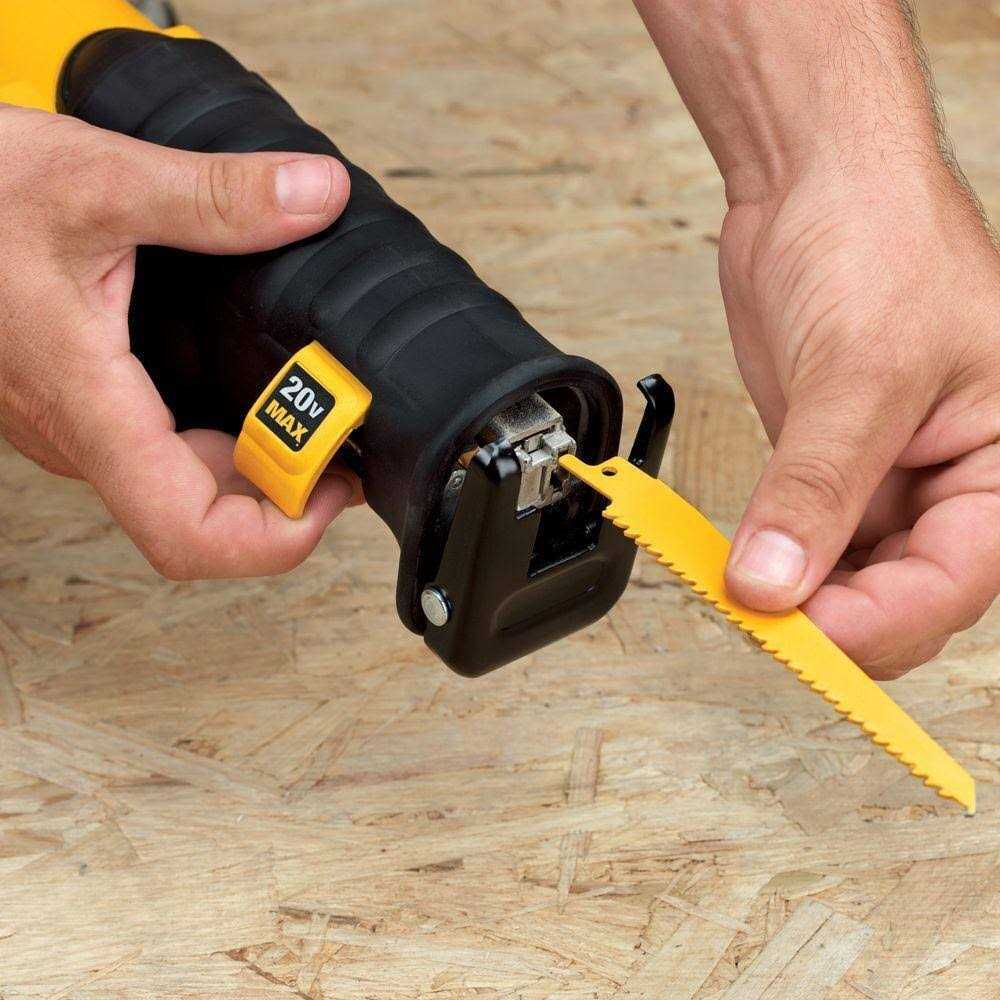 DEWALT 20-Vott Max Lithium-Ion Cordless Reciprocating Saw with 20-Volt 3.0 Ah Max Premium Battery Packs - Image 3