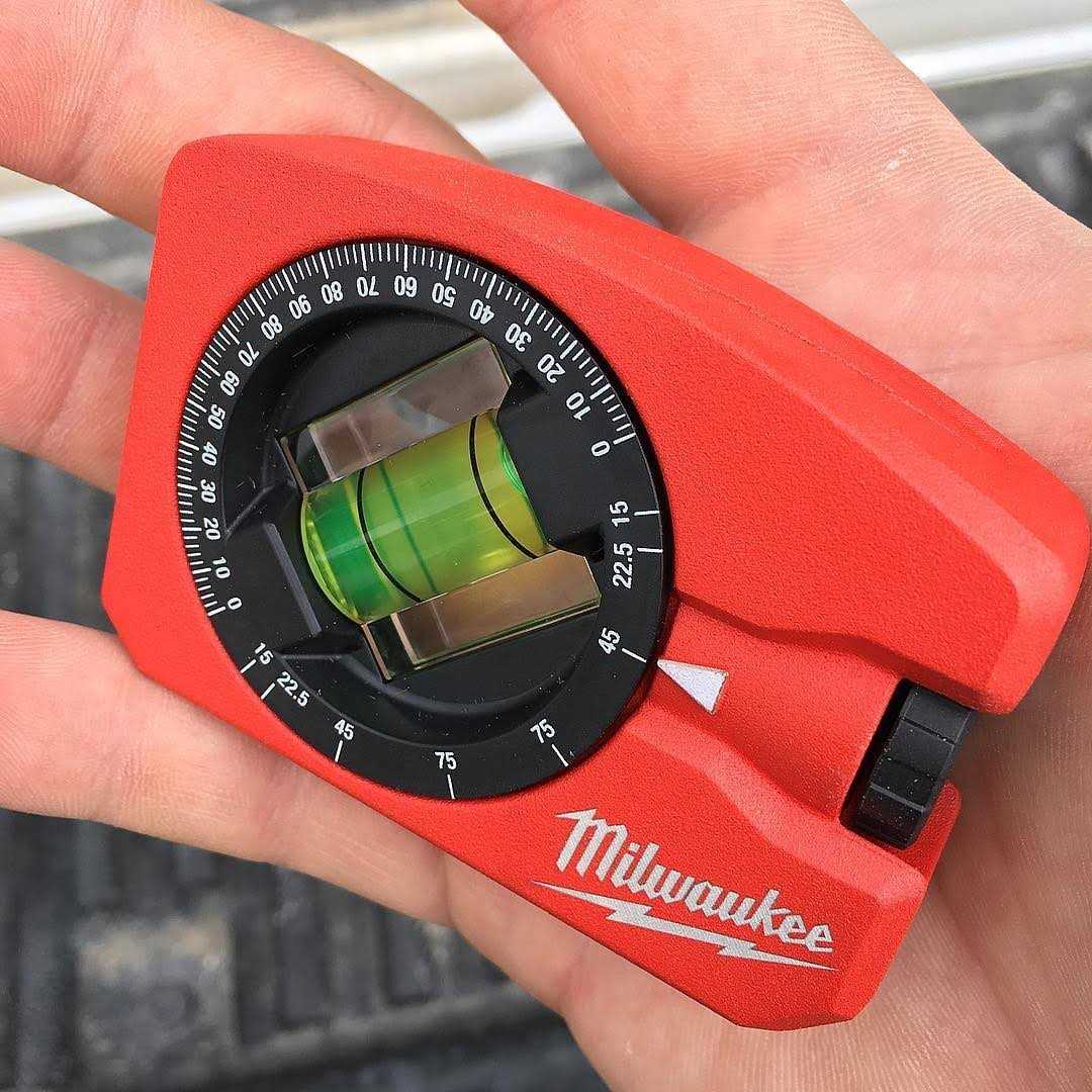 Milwaukee 48-22-5102 Pocket Level - Image 3