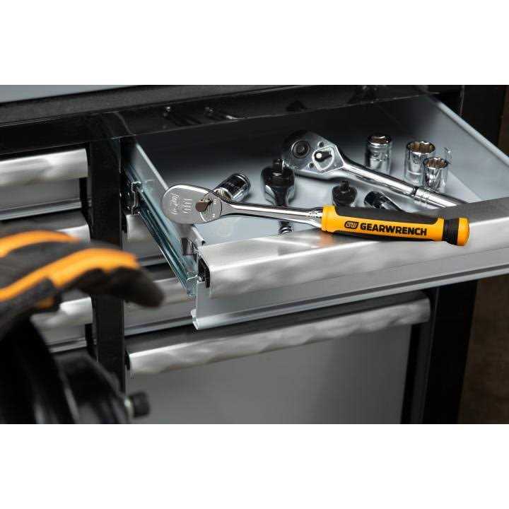 Gearwrench 3/8 in. Drive 90-Tooth Dual Material Teardrop Ratchet 81208T - Image 3