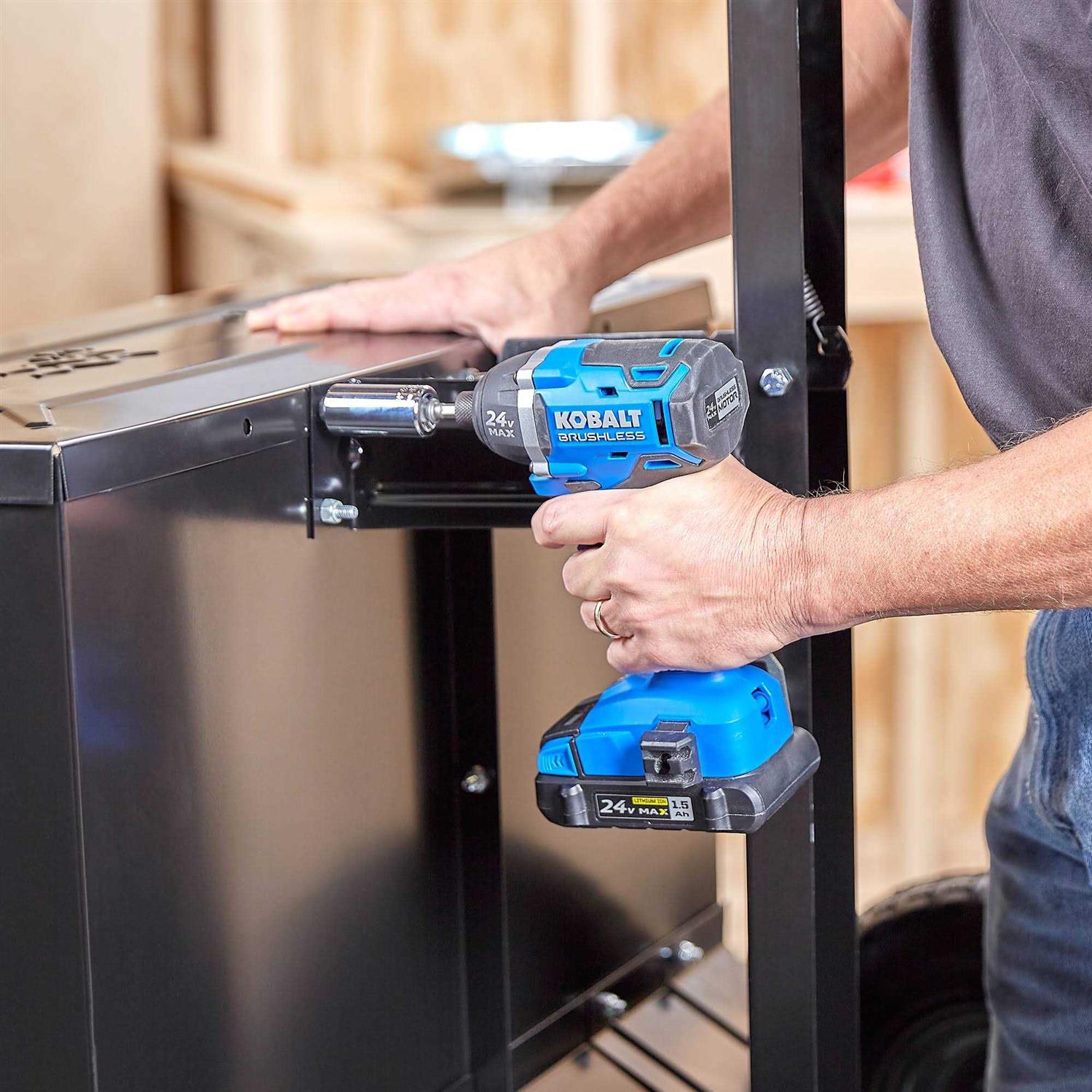 Gator Grip 3/8 in. Universal Socket with Power Drill Adapter - Image 3