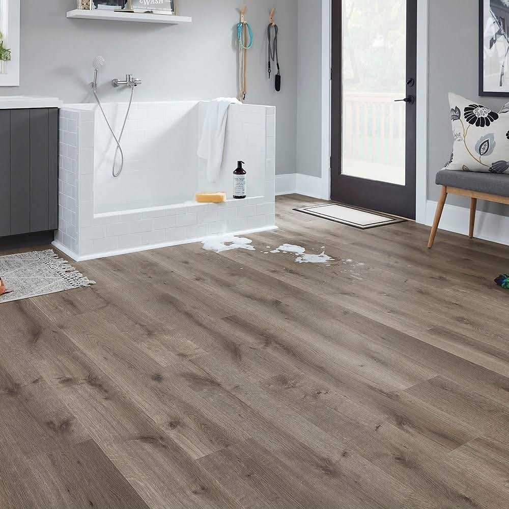 Pergo TimberCraft +WetProtect with Underlayment Attached Oak 12-mm T x 7-1/2-in W x 47-1/4-in L Waterproof Wood Plank Laminate Flooring - Image 4
