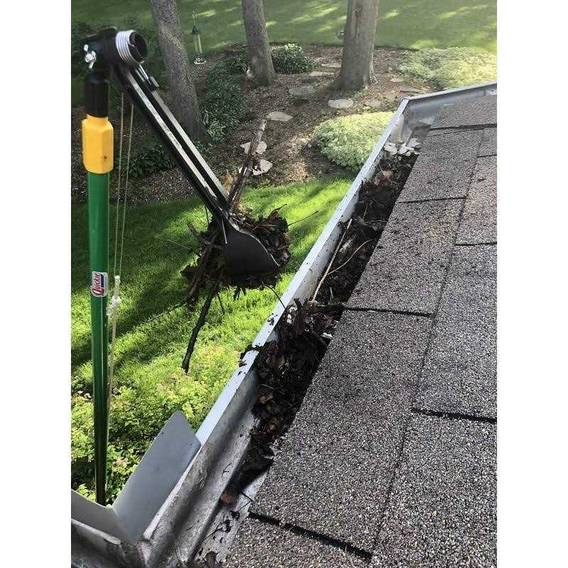 Gutter Sense Gutter Cleaning Tool with Lube and Extra Operating Line - Image 4