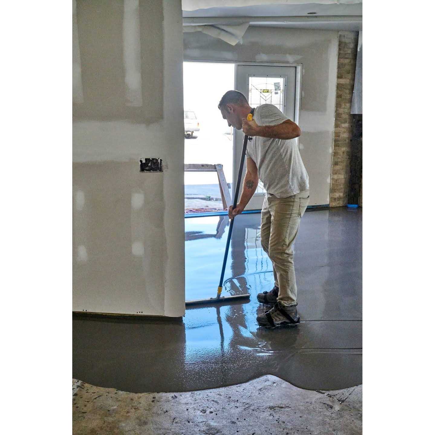 Quikrete FastSet Gray Self-Leveling Floor Resurfacer - Image 3