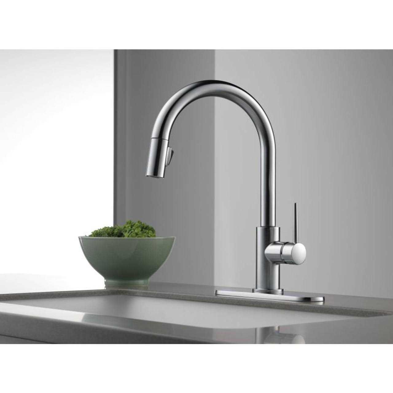 Delta Trinsic Single Handle Pull-Down Kitchen Faucet - Image 2