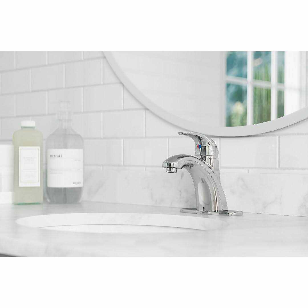 Pfister Parisa 4 in. Centerset Single-Handle Bathroom Faucet LF-042-PRCC