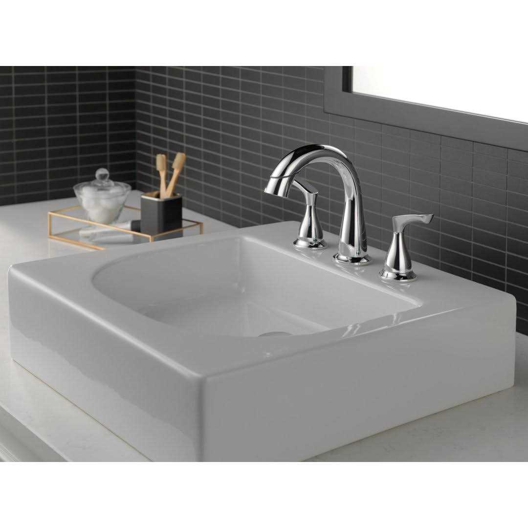 Delta Broadmoor Two-Handle Widespread Pull-Down Bathroom Faucet - Image 2