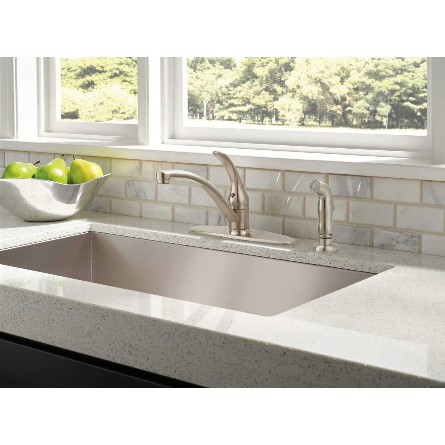 Delta Foundations Single Handle Kitchen Faucet with Spray - Image 5
