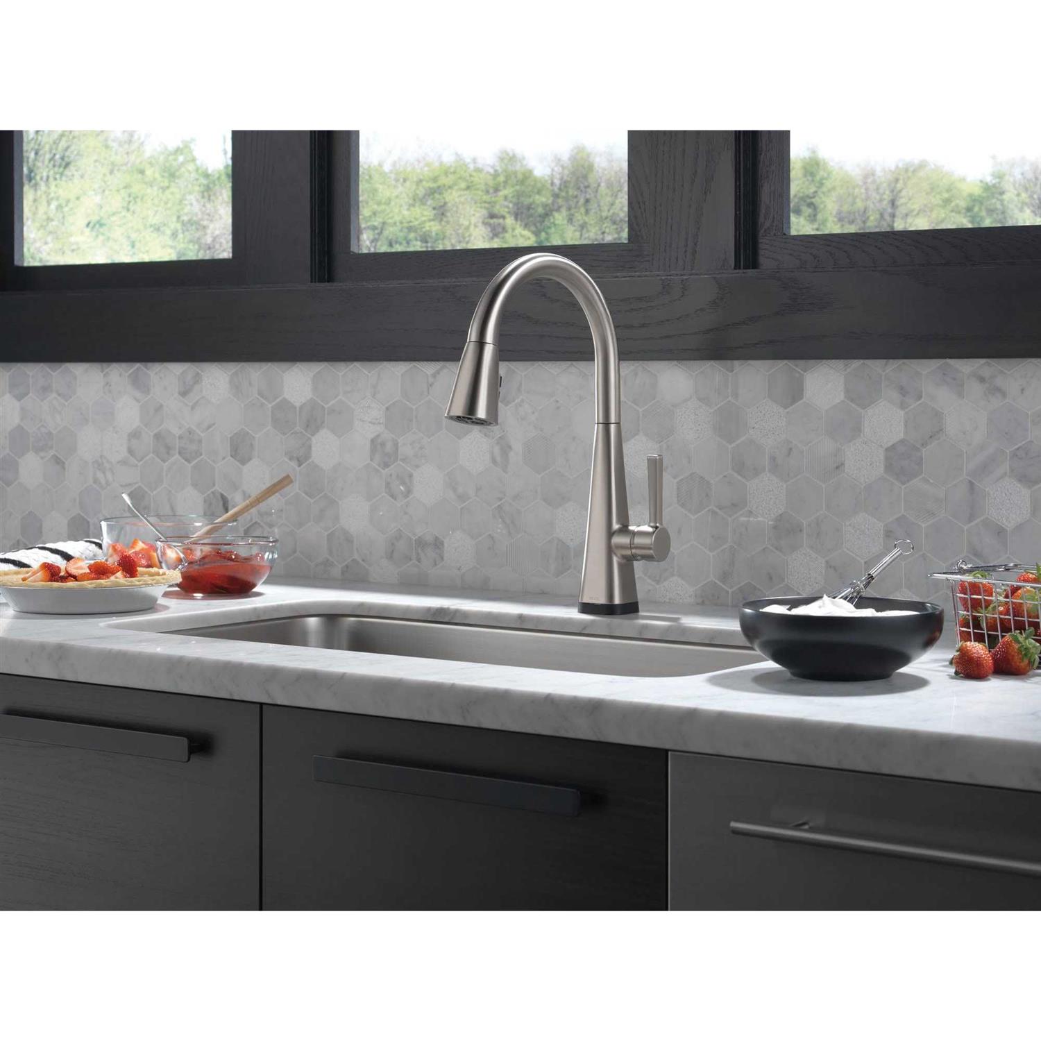 Delta Lenta Single-Handle Pull-Down Kitchen Faucet with Touch2O Technology - Image 5