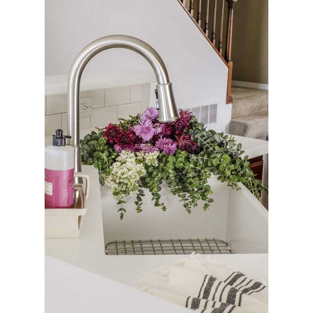 Pfister G529-PF2S Pfirst Single Handle Pull-Down Kitchen Faucet - Image 2