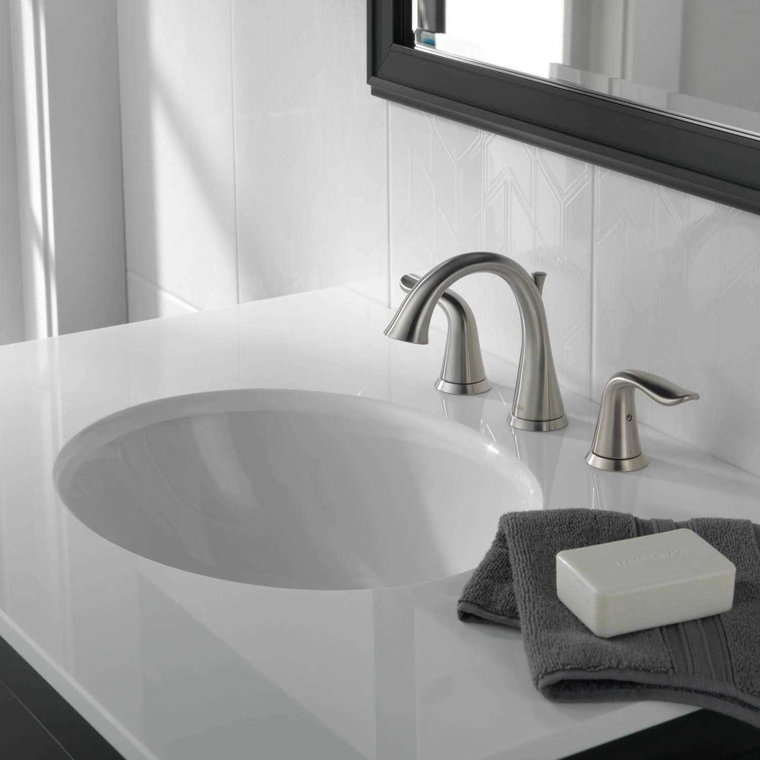 Delta Lahara Two Handle Widespread Bathroom Faucet 3538-SSMPU-DST - Image 3